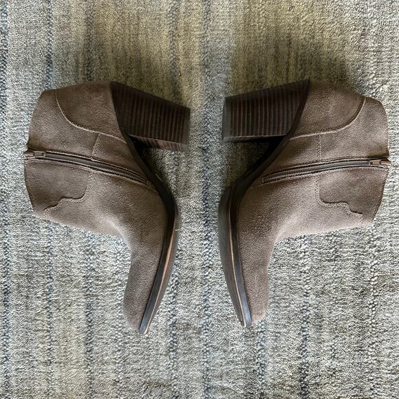 Lucky Brand Eller Western Brand Suede Bootie Chunky Heel Boot 9.5 - Picture 4 of 7